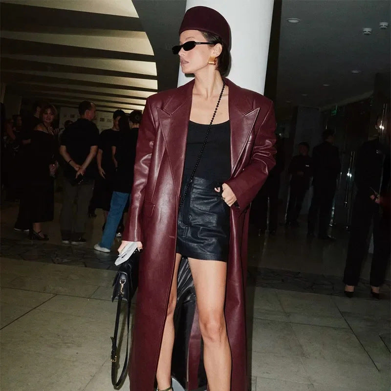 Manteau trench rétro rouge bordeaux